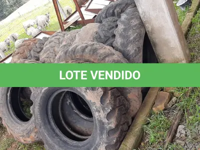 LOTE 007 - Pneus diversos sucatas, aro 13,14,16,17, 22,5. Contém pneus de retroescavadeira diversos.