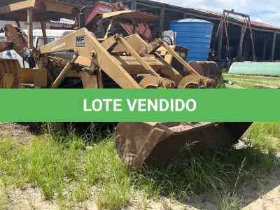 LOTE 007 - Retroescavadeira Massey Ferguson 275 - 86 Ano 1987