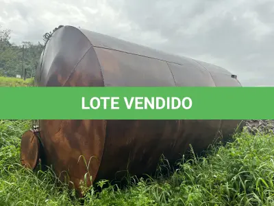 LOTE 007 - Sucata de um reservatório de ferro