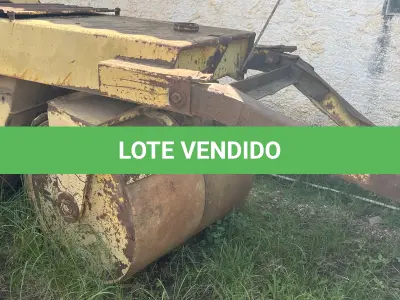 LOTE 010 - Rolo compactador Dynapac CG 11 Ano 1981