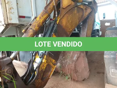 LOTE 008 - Retroescavadeira Randon - Modelo RK 406B - 4X2 - Ano/Modelo: 2010/2010 - 82 HP - Combustível: Diesel