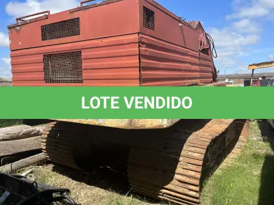 LOTE 011 - Escavadeira Poclain LC 80 CASE Ano 1990