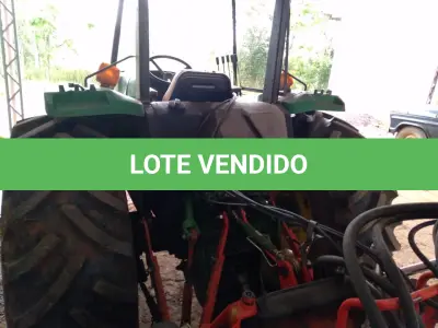 LOTE 002 - Trator Agrícola John Deere - Modelo 5600 - Ano/Modelo: 2001/2001