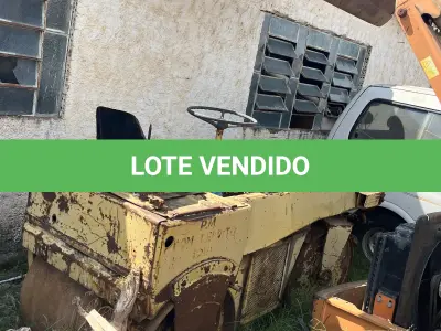 LOTE 010 - Rolo compactador Dynapac CG 11 Ano 1981