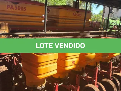 LOTE 004 - Plantadeira adubadeira de arrasto, para plantio direto, cinco linhas, para soja e milho