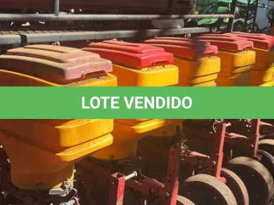 LOTE 004 - Plantadeira adubadeira de arrasto, para plantio direto, cinco linhas, para soja e milho