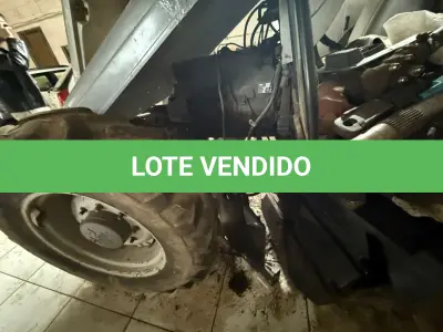 LOTE 002 - TRATOR AGRICOLA (em estado de sucata, com documento e emplacamento), MARCA AGRALE, MODELO 5085.4, COR PRATA, ANO DE FABRICAÇÃO/MODELO 2008,