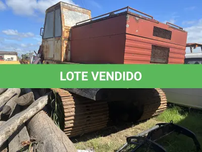 LOTE 011 - Escavadeira Poclain LC 80 CASE Ano 1990