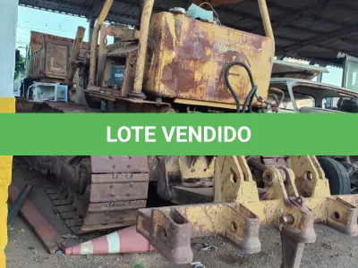 LOTE 014 - Trator esteira Caterpillar D-6 ano 1990 cor amarela, cod. patrimônio 30957, em funcionamento