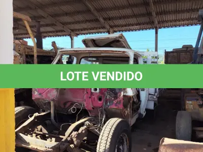 LOTE 008 - Caminhonete Chevrolet D10, cor branca, ano/modelo 1981/1981.