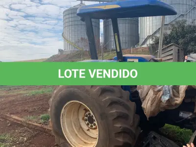 LOTE 009 - Trator Agrícola New Holland - Modelo 7630 - 4X4 - Ano/Modelo: 2009/2010 - Cor: Azul - Combustível: Diesel