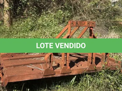 LOTE 007 - Roçadeira central marca Becker ano 2010