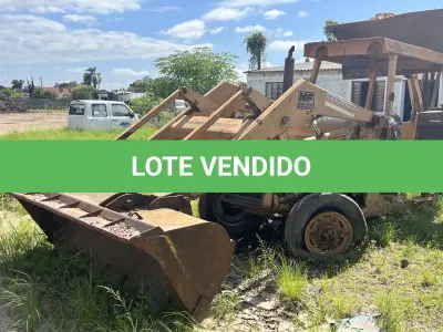 LOTE 007 - Retroescavadeira Massey Ferguson 275 - 86 Ano 1987