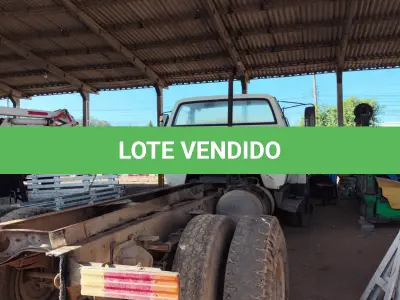 LOTE 010 - Caminhão Chevrolet, cor branca, ano/modelo 1990/1990.