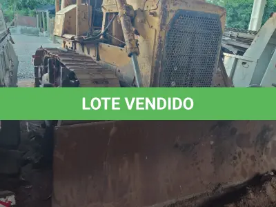 LOTE 014 - Trator esteira Caterpillar D-6 ano 1990 cor amarela, cod. patrimônio 30957, em funcionamento