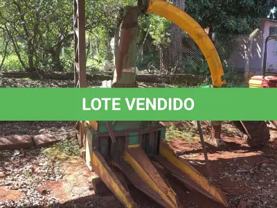 LOTE 011 - Colhedora de forragens marca JF, Modelo C 120, transmissão por correia