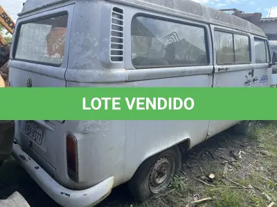LOTE 005 - Camioneta Volkswagem Kombi, Ano/Modelo 2008, Capacidade 09 pessoas