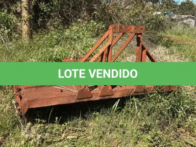 LOTE 007 - Roçadeira central marca Becker ano 2010