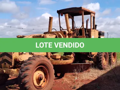 LOTE 011 - Motoniveladora Huber Warco Mb. Ano 1982