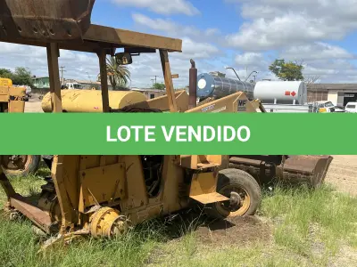 LOTE 007 - Retroescavadeira Massey Ferguson 275 - 86 Ano 1987
