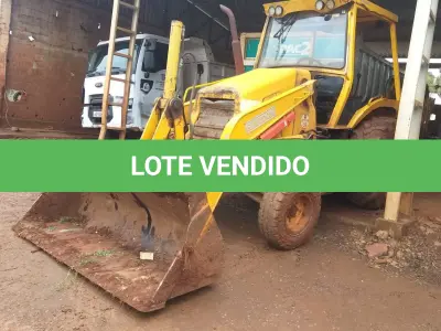 LOTE 008 - Retroescavadeira Randon - Modelo RK 406B - 4X2 - Ano/Modelo: 2010/2010 - 82 HP - Combustível: Diesel