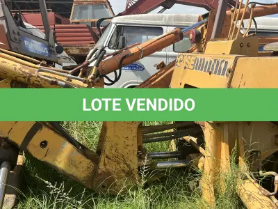 LOTE 012 - Retroescavadeira Case 580H Ano 1987