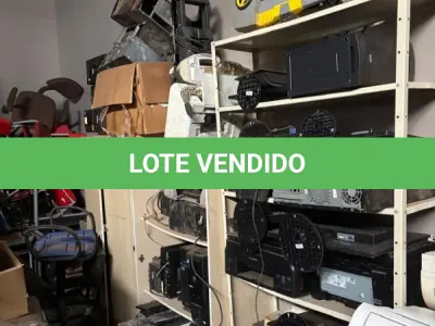 LOTE 014 - Lote de inservíveis: de informática/escritório/saúde/escola, moveis e utensílios em geral.