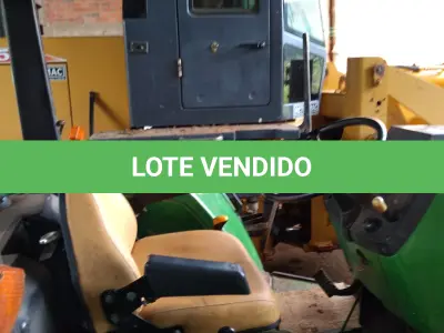 LOTE 002 - Trator Agrícola John Deere - Modelo 5600 - Ano/Modelo: 2001/2001