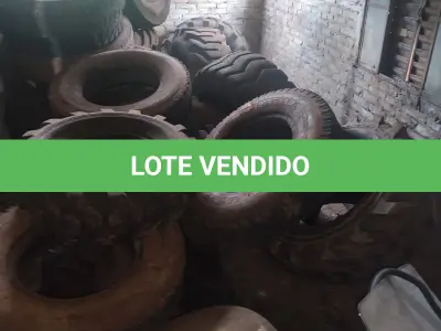 LOTE 013 - Lote de sucata de pneus, diversas marcas, modelos e bitolas e restos de ferro.