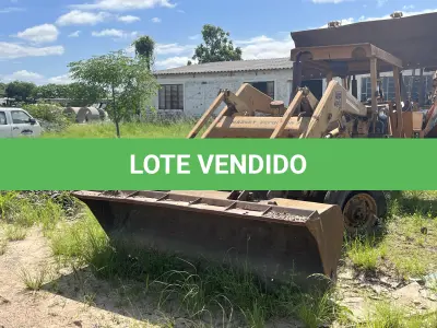 LOTE 007 - Retroescavadeira Massey Ferguson 275 - 86 Ano 1987