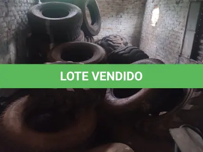 LOTE 013 - Lote de sucata de pneus, diversas marcas, modelos e bitolas e restos de ferro.