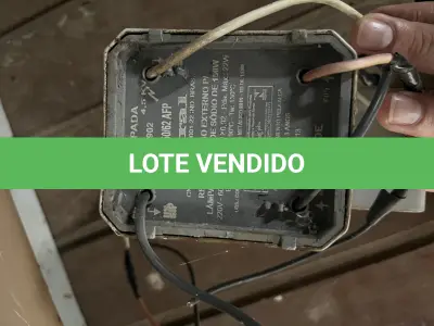 LOTE 006 - Lote de sucata de reatores (aproximadamente 35 unidades) e sucata de um aparelho de solda com carregador de bateria.