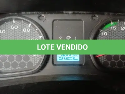 LOTE 001 - Caminhão Ford preto, modelo CARGO 2429, 2012/2013, carroceria basculante preta.