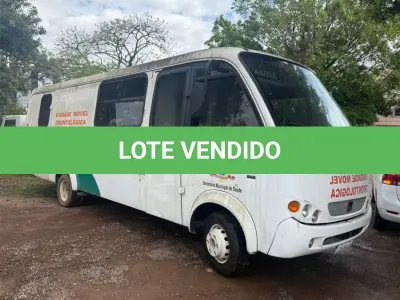 LOTE 003 - VEÍCULO MICROÔNIBUS AMBULÂNCIA, FIAT IVECO, MODELO COMIL BELLA M, DIESEL, CAP. 6,2 TON, 122 CV, COR BRANCA, ANO DE FABRICAÇÃO 2003, MODELO 2004