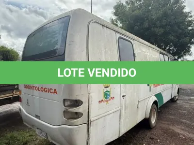 LOTE 003 - VEÍCULO MICROÔNIBUS AMBULÂNCIA, FIAT IVECO, MODELO COMIL BELLA M, DIESEL, CAP. 6,2 TON, 122 CV, COR BRANCA, ANO DE FABRICAÇÃO 2003, MODELO 2004