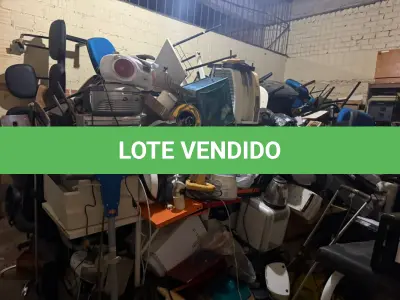 LOTE 005 - Lote de Sucata diversas contendo eletrônicos, mobiliários e ferros.