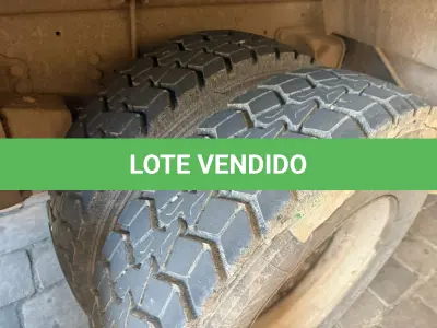 LOTE 001 - Caminhão Ford preto, modelo CARGO 2429, 2012/2013, carroceria basculante preta.