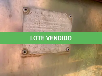 LOTE 004 - Tanque isotérmico rodoviário, tipo oval, inoxidável, marca Jardinox, capacidade de 4.000 litros.