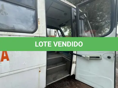 LOTE 003 - VEÍCULO MICROÔNIBUS AMBULÂNCIA, FIAT IVECO, MODELO COMIL BELLA M, DIESEL, CAP. 6,2 TON, 122 CV, COR BRANCA, ANO DE FABRICAÇÃO 2003, MODELO 2004