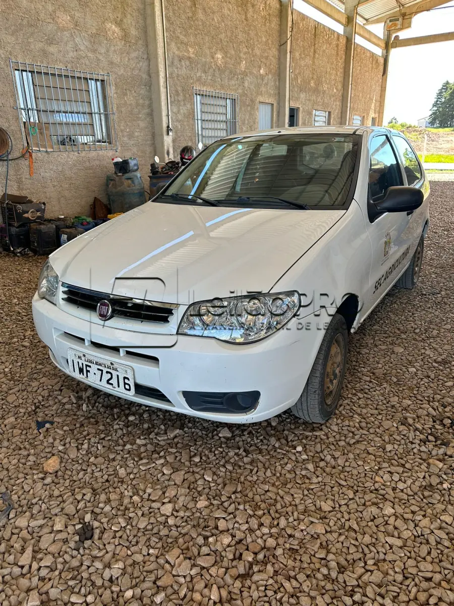 LOTE 001 - Automóvel Fiat  Palio Fire - 2014/2015