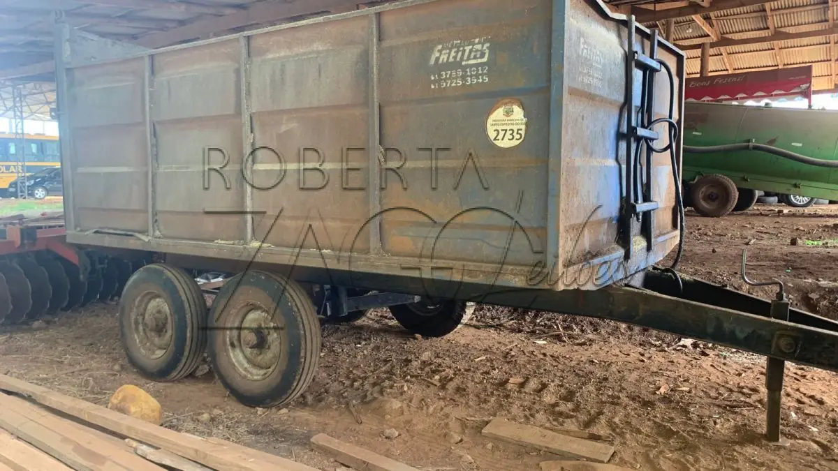 LOTE 012 - Vagão Basculante Metálico - Marca: Metal Freitas - Modelo: MF ME 8T -  Cor: Azul - Ano de Fabricação: 2015