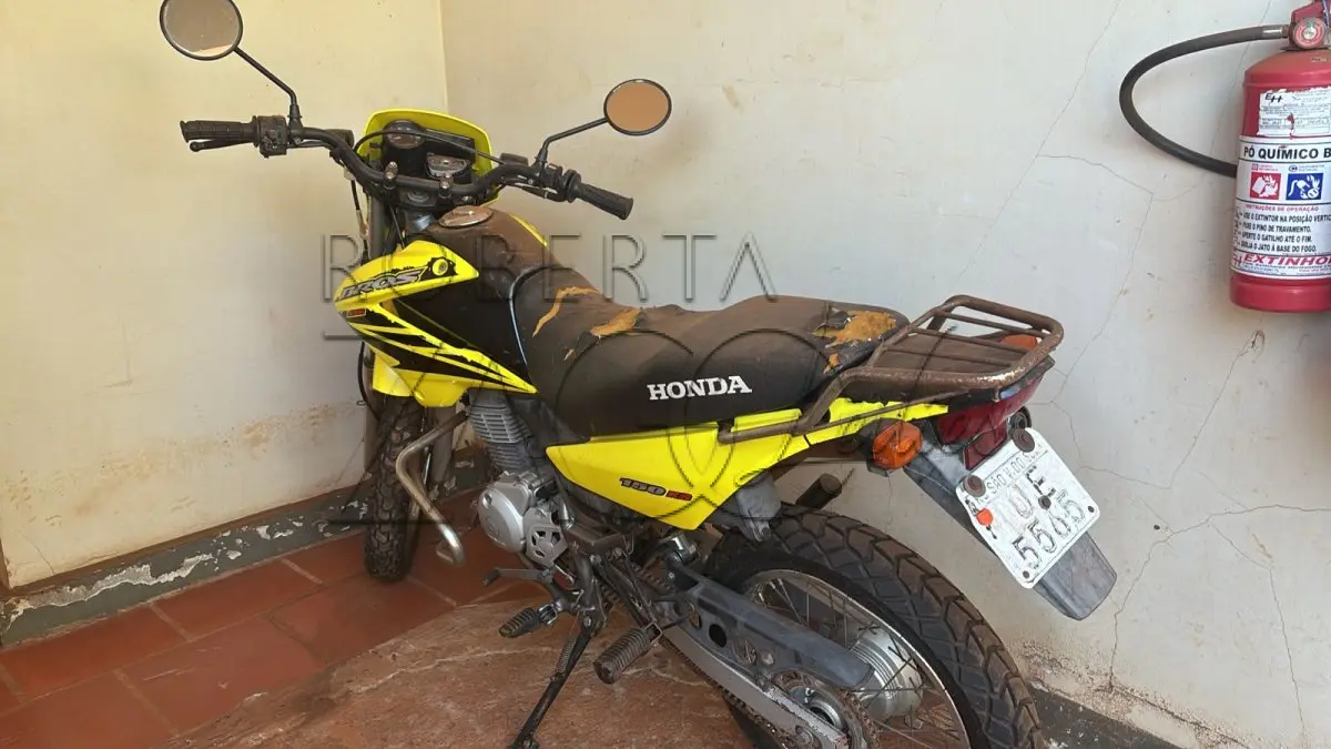 LOTE 016 - Motocicleta marca Honda Bros 150 cc. Ano 2007