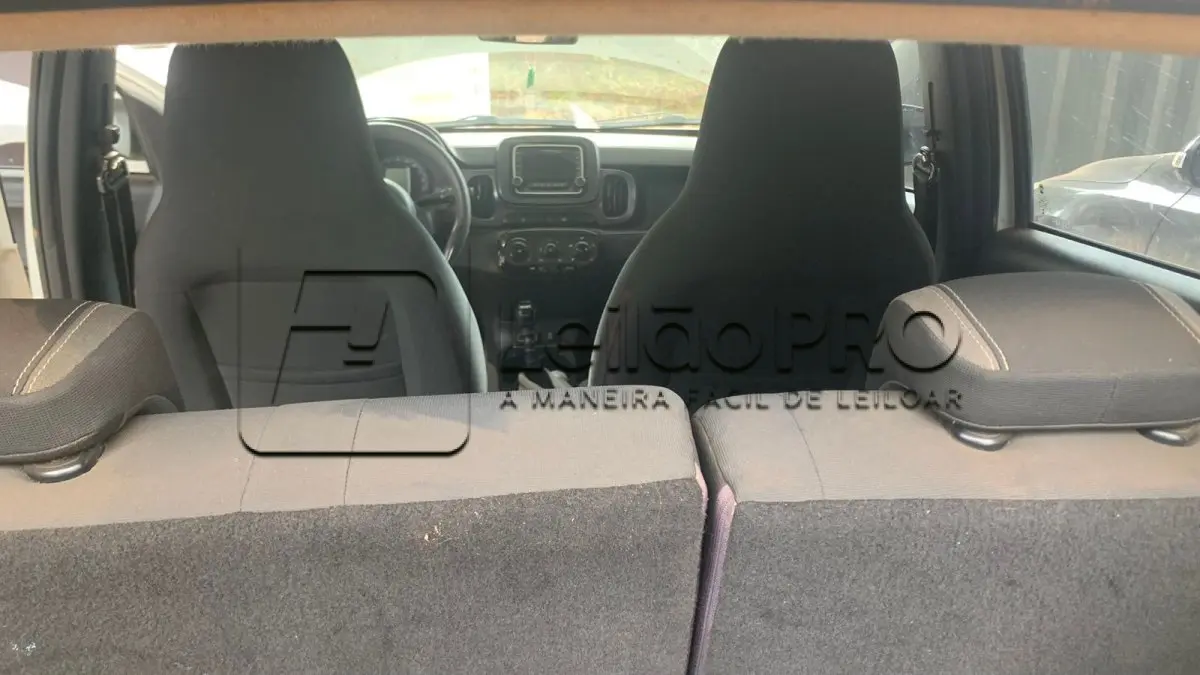 LOTE 006 - Automóvel Marca: Fiat - Modelo: Mobi Like ON - Ano/Modelo: 2016/2017 - 04 portas - 05 Passageiros - 75 CV - Cor: Branca .