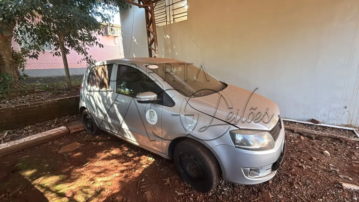 LOTE 001 - Automóvel VW/FOX 1.0 GII, ano 2012, Prata