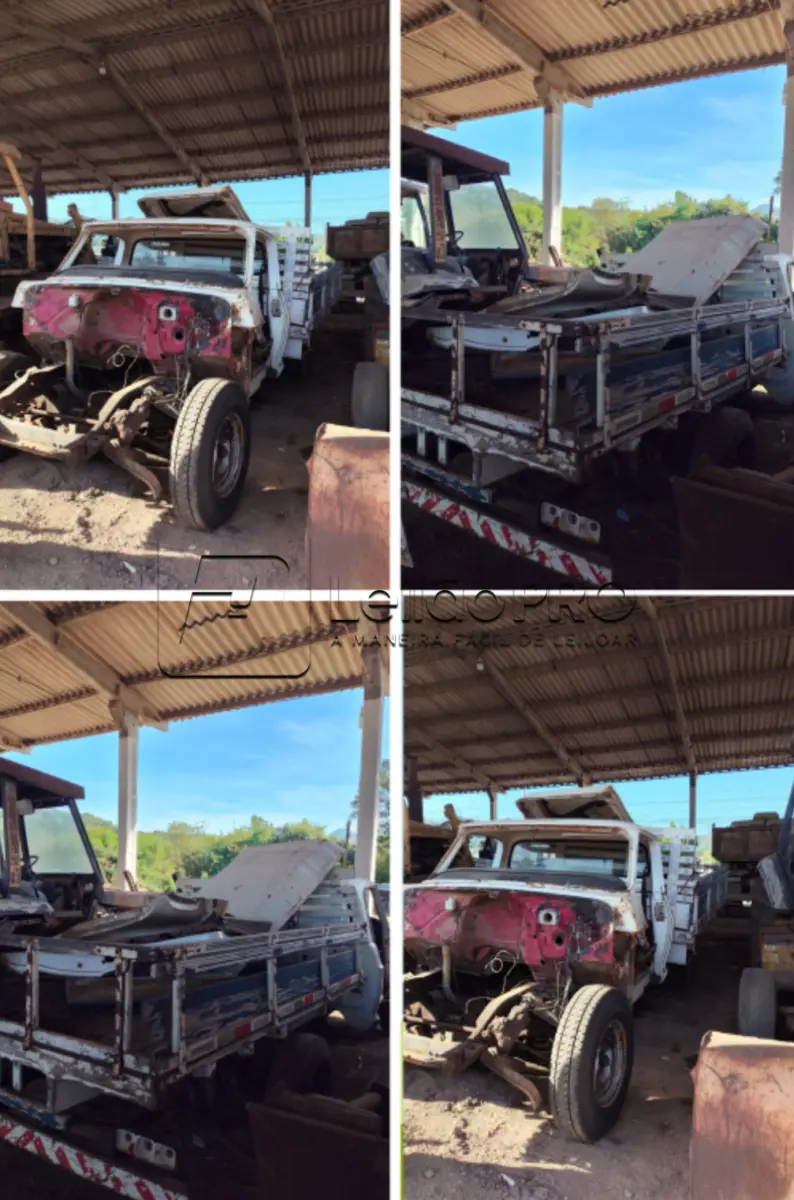 LOTE 008 - Caminhonete Chevrolet D10, cor branca, ano/modelo 1981/1981.