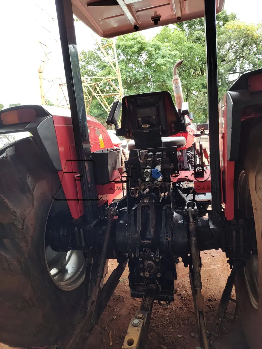 LOTE 012 - Trator MF 283 4x4 Advanced, 2002