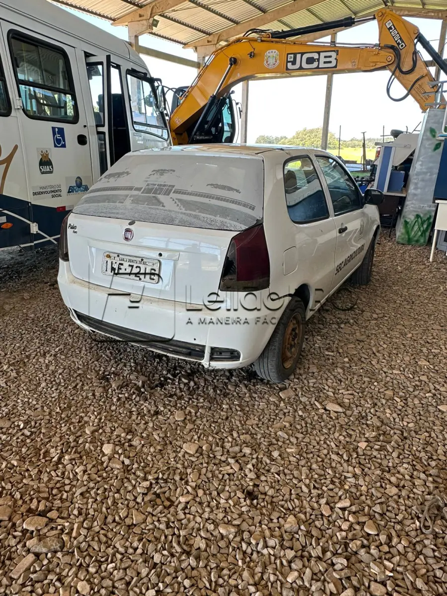 LOTE 001 - Automóvel Fiat  Palio Fire - 2014/2015