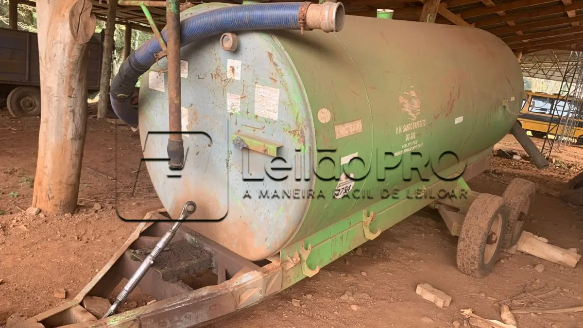 LOTE 011 - Equipamento: Distribuidor de Adubo Orgânico Líquido à Vácuo - Marca: Lumeco - Modelo: LMC 6000 - Série: 163/2018 - Cor: Verde - Ano de Fabricação: 2018.