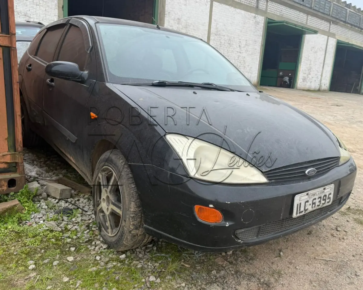 LOTE 001 - Veículo FORD FOCUS 1.8L HA, Cor Preta, Ano/Modelo 2002/2003.