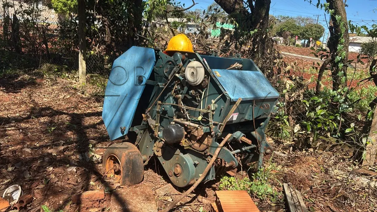 LOTE 005 - Enfardadeira de fardos cilíndricos de 60 cm de largura po 70 cm de comprimento marca Finardi FE 6070